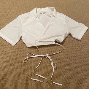 Cropped white shirt